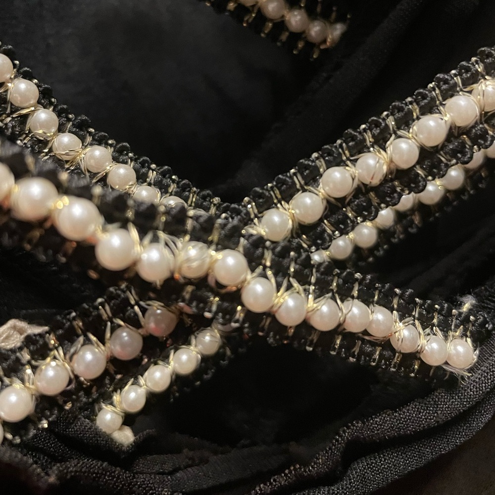 POL Vneck Top - Picture 3 of 3